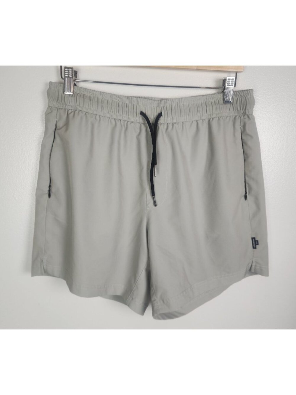 Maamgic Men's Sz. L Light Grey Athletic Shorts